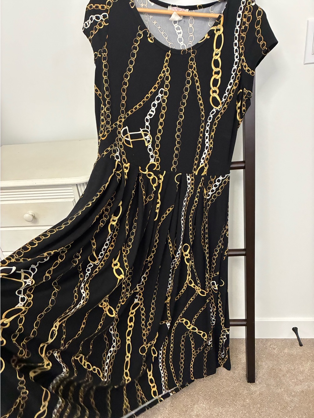 Black & golChain-Print Short Sleeve Midi Dress. XL. Made in USA. Classy piece
